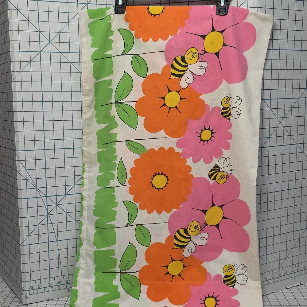 Pillowcase, “Flowers and Bees” by Cannon, Vintage, Monticello 1970s